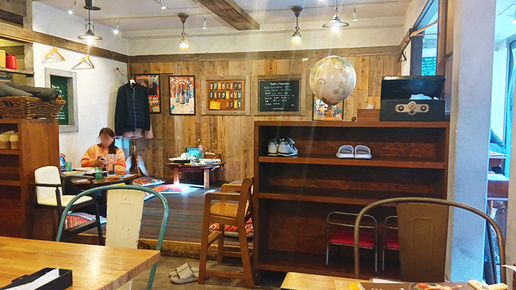 「Rojiura Curry SAMURAI. 吉祥寺店」の店内