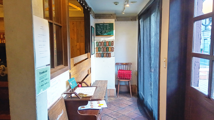 「Rojiura Curry SAMURAI. 吉祥寺店」の店内