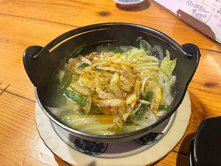 「常蔵」の元力士がつくるちゃんこ鍋(柚子塩)