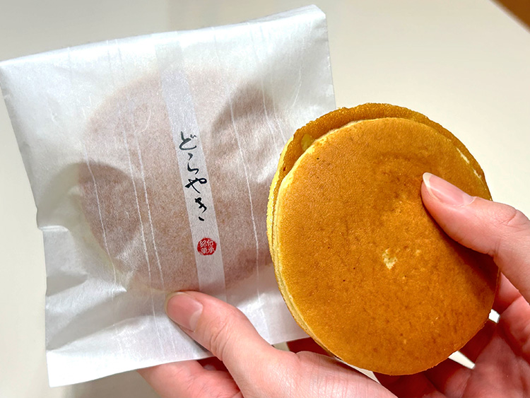 「越後鶴屋」のどらやき