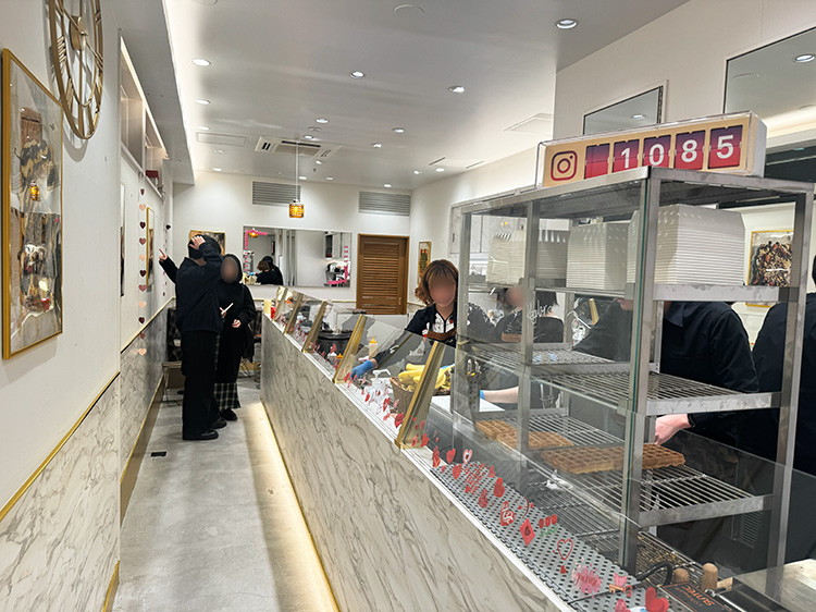 「メゾンドワッフル」の店内