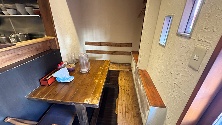 「三鷹食堂 いなり」の店内