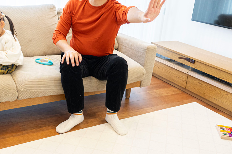 家を建てる際の困難について話すご主人