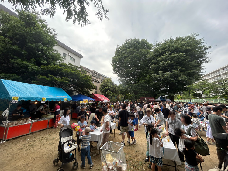 久我山中央緑地公園（くつろぎ広場）の飲食スペース