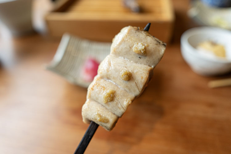 「焼鳥 七転八起」の熟成天草大王 ささみ