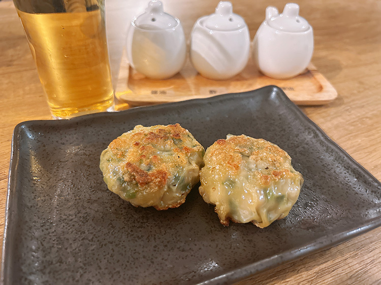 「SUIKA」の海老ニラ焼きまんじゅう