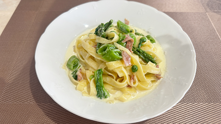「トラットリア かおり」春野菜と生ハムの手打ちタリアテッレ