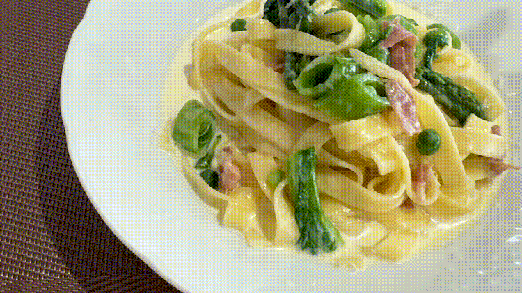 「トラットリア かおり」春野菜と生ハムの手打ちタリアテッレGIF