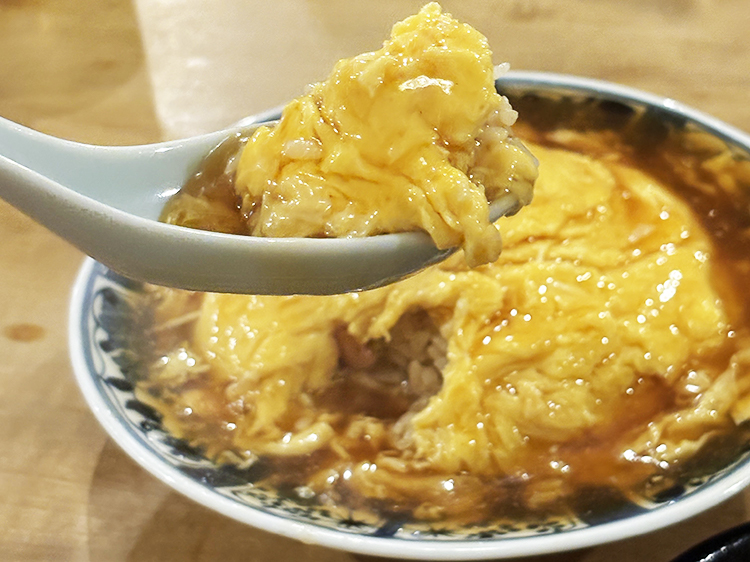 「オイシイ水餃子クラブ」天津炒飯断面