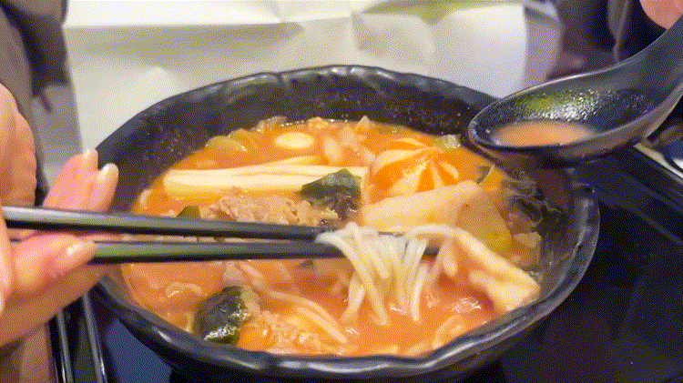 「譚仔麻辣湯 吉祥寺」鶏番茄湯GIF