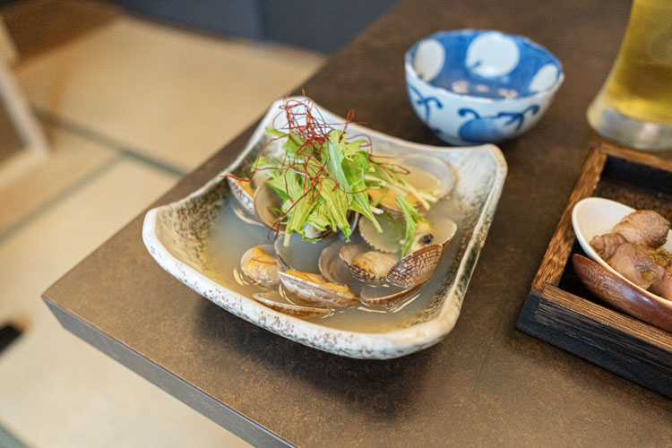 「和牛とお出汁」のアサリの出汁蒸し