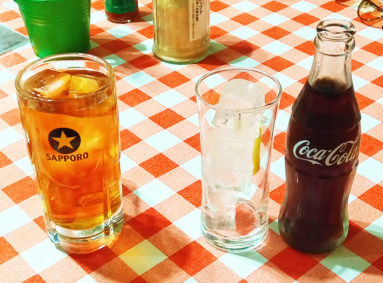 アウボラーダのマテ茶とコカ・コーラ