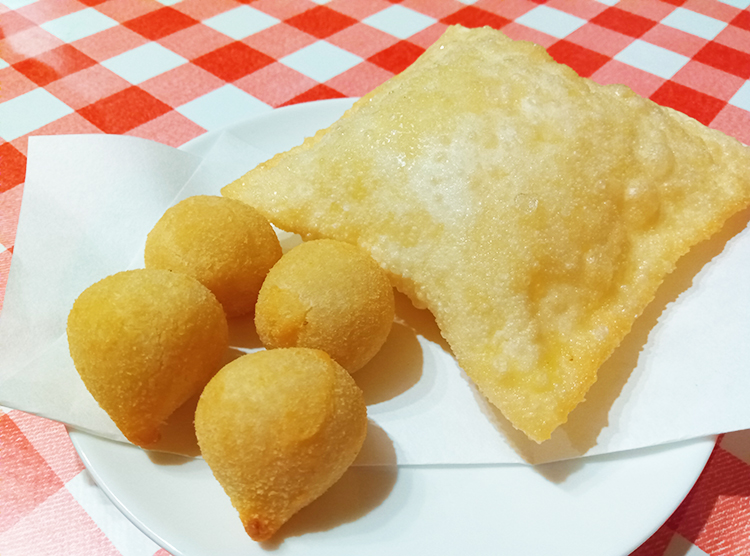 アウボラーダのコシーニャとパステウ