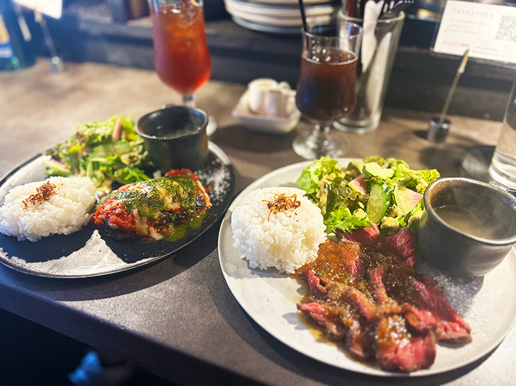 「東京路亜」ハンバーグプレート、ローストビーフプレート