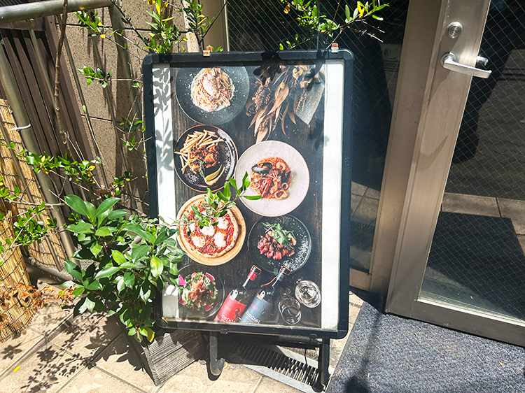 「東京路亜」店頭看板