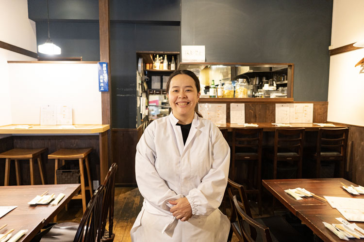 「モツキチスタンド」の女将