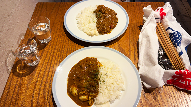 「Organic Cafe ゆきすきのくに」チキンマサラカレー、魚介カレー