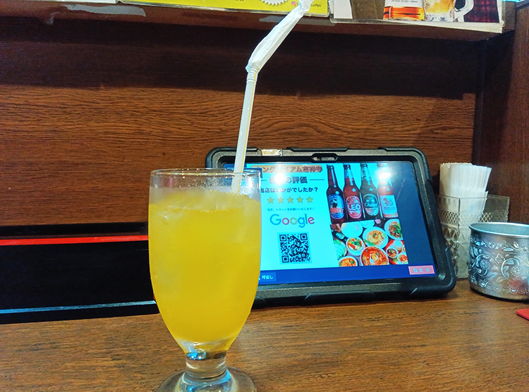 「タイ料理居酒屋 キングサイアム吉祥寺」マンゴーソーダ