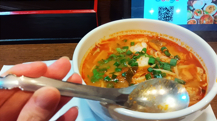 「タイ料理居酒屋 キングサイアム吉祥寺」クイティアオ・トムヤムGIF