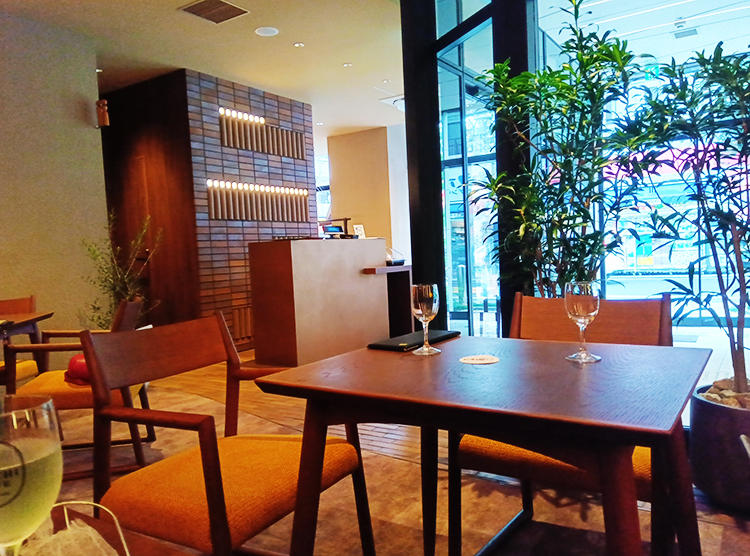 こけし屋の店内