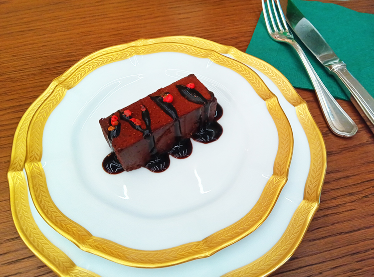 「こけし屋」のチョコレートテリーヌ