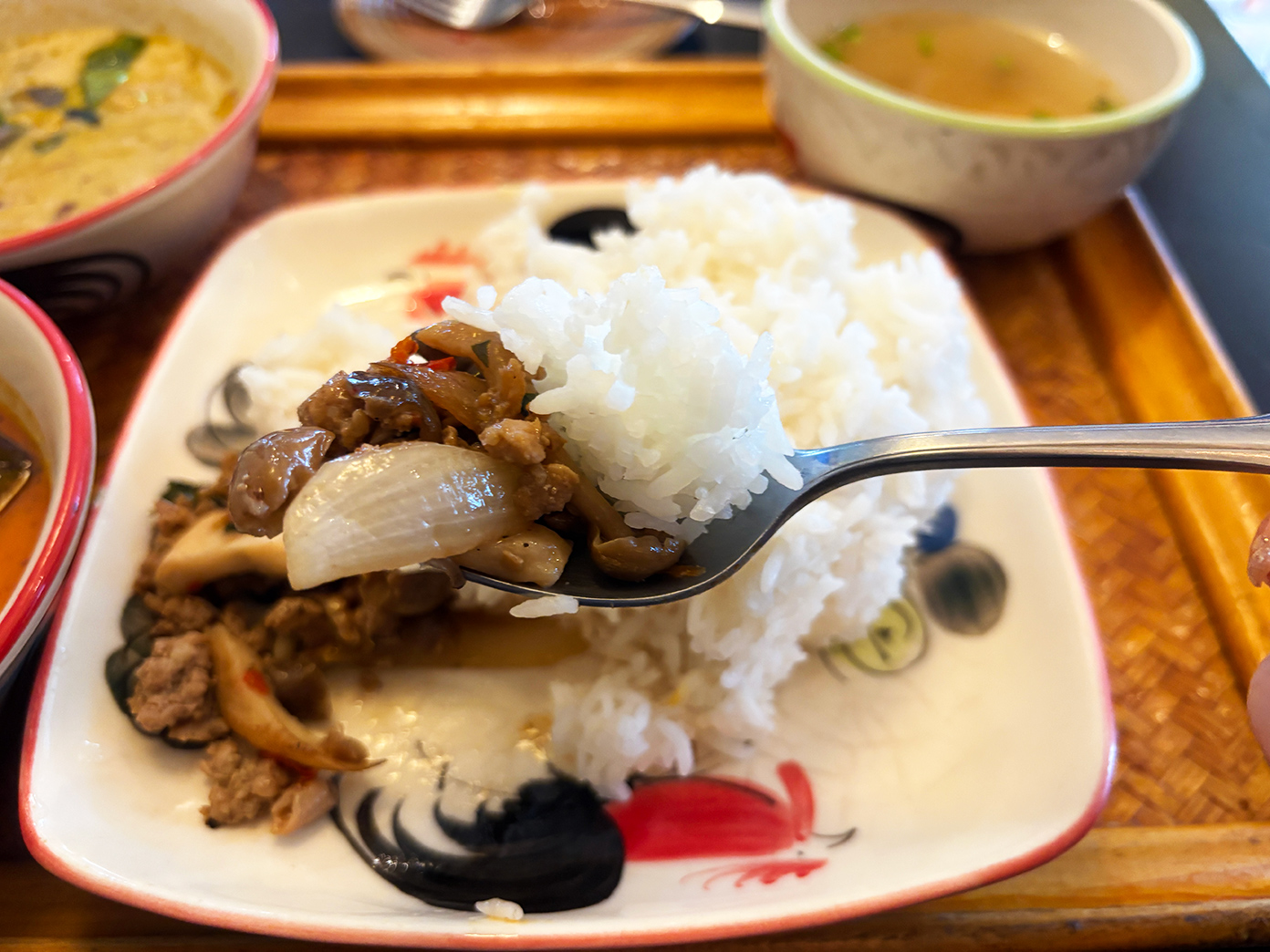「トンホム 中野南口店」ガパオライス