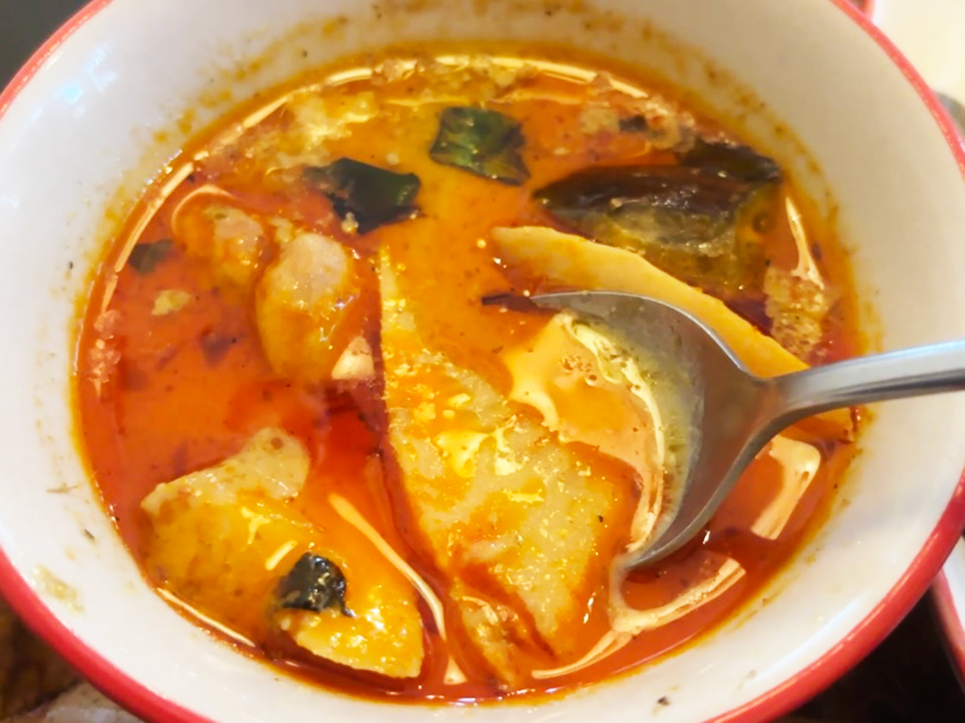 「トンホム 中野南口店」レッドカレー