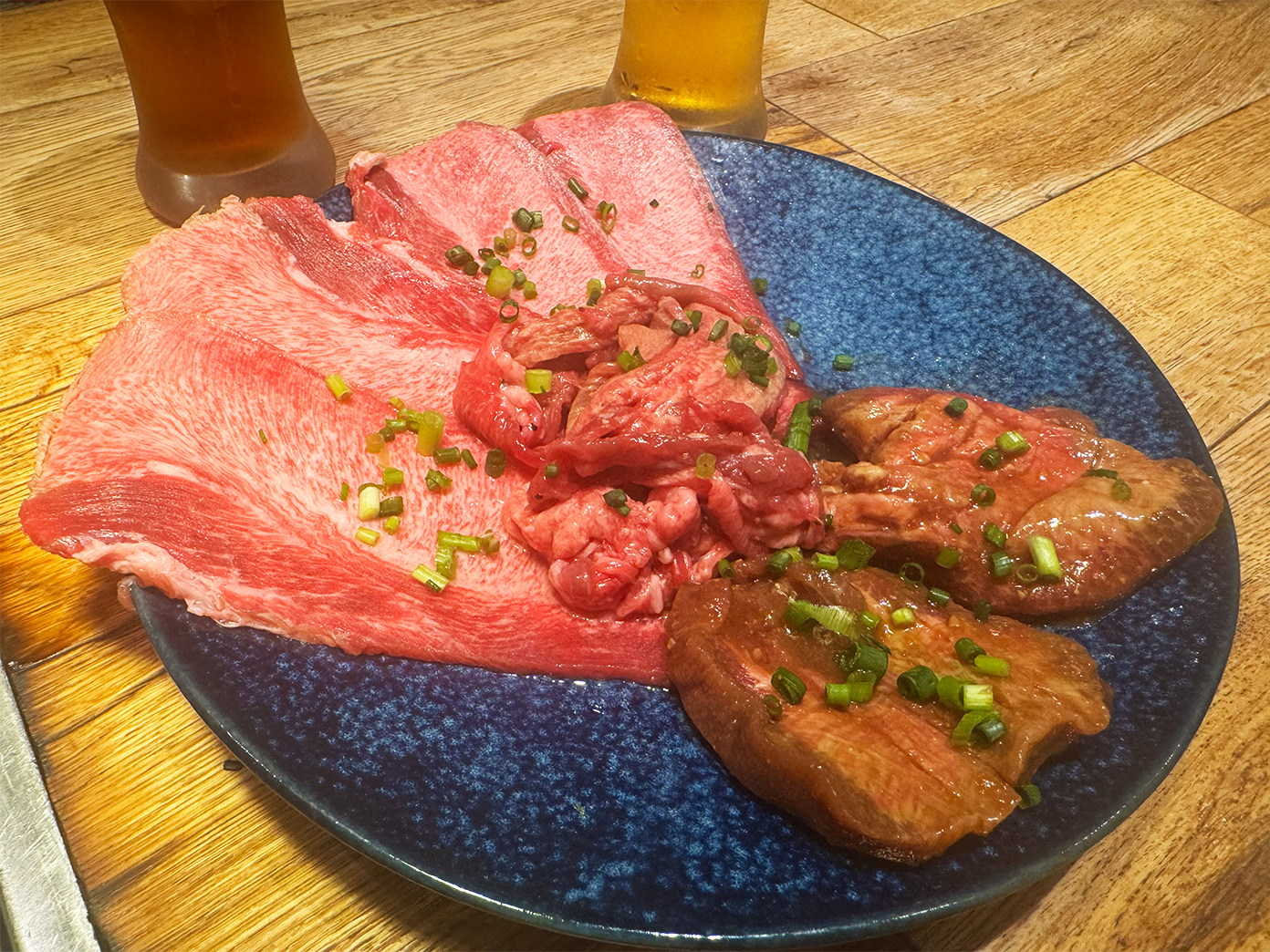 「焼肉朧 吉祥寺店」お肉の盛り合わせ
