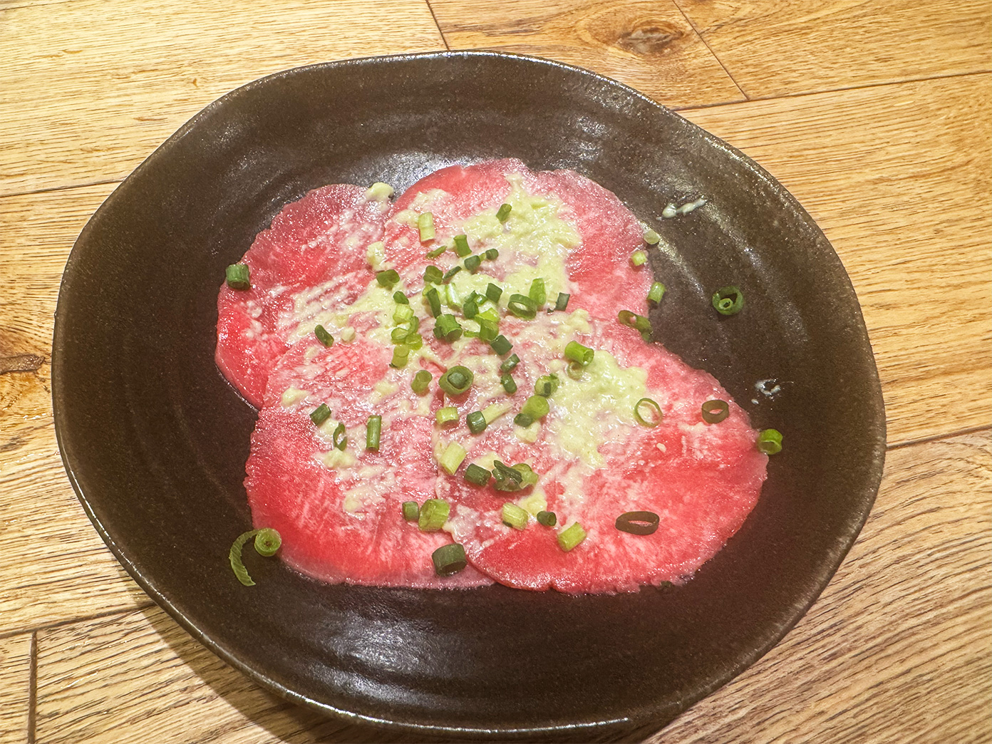 「焼肉朧 吉祥寺店」わさび牛タン