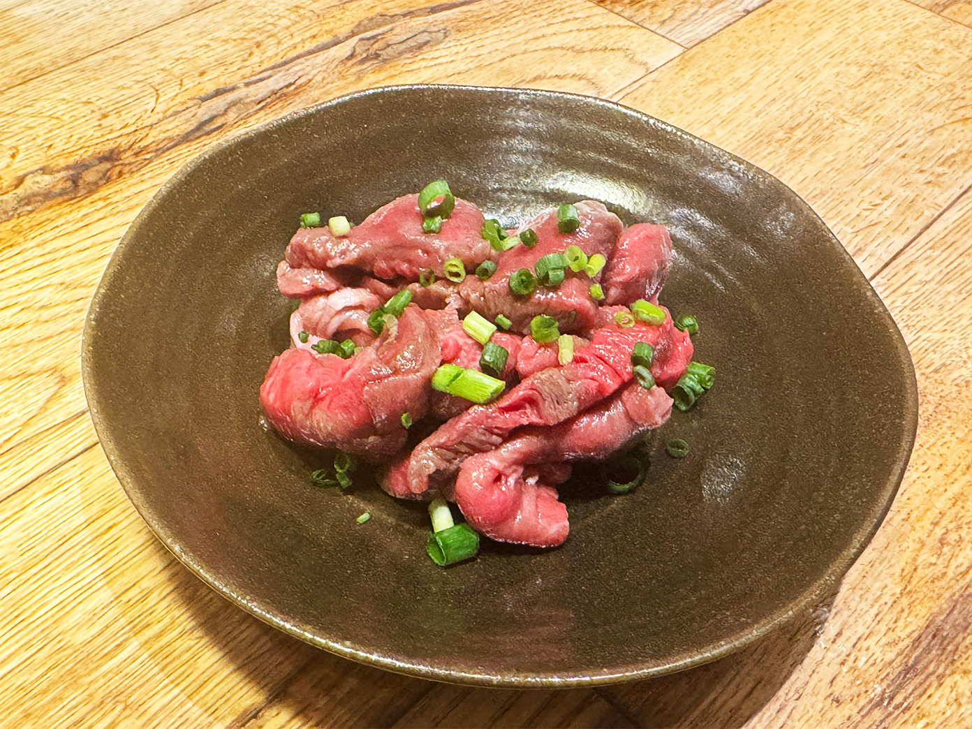 「焼肉朧 吉祥寺店」生たん切り落とし